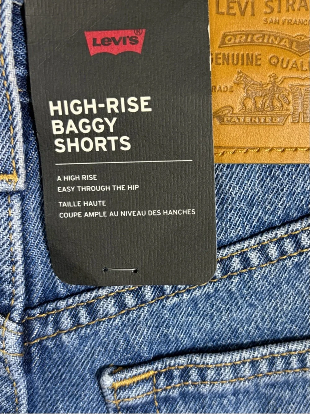Levi's Premium Women's High Rise Baggy Denim Shorts Medium Wash NWT